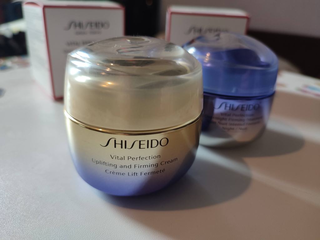 Le duo de soins ultime ? Mon expérience avec les crèmes de jour et de nuit Vital Perfection de Shiseido